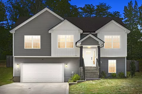 520 Woodtrace Dr, Clarksville, TN 37042