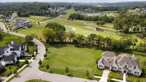 8801 Drosera Cir, College Grove, TN 37046
