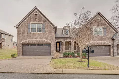 134 Village Cir, Lebanon, TN 37087