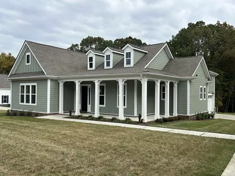 7211 Lake Rd, Fairview, TN 37062