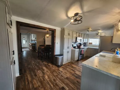 Kitchen - 5904 Highway 76 E, Springfield, TN 37172 photo 2 of 6