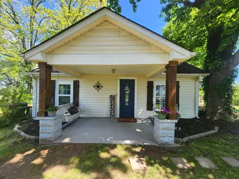Exterior - 5904 Highway 76 E, Springfield, TN 37172 photo 1 of 22