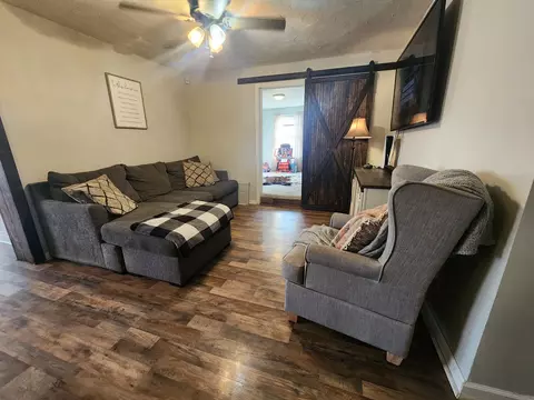 Living - 5904 Highway 76 E, Springfield, TN 37172 photo 3 of 5