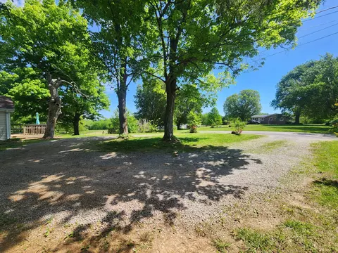 Exterior - 5904 Highway 76 E, Springfield, TN 37172 photo 10 of 22