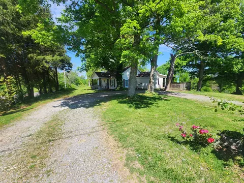 Exterior - 5904 Highway 76 E, Springfield, TN 37172 photo 4 of 22