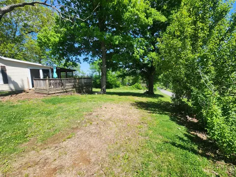 Exterior - 5904 Highway 76 E, Springfield, TN 37172 photo 20 of 22
