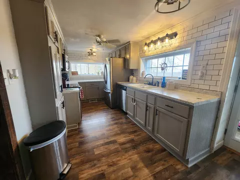Kitchen - 5904 Highway 76 E, Springfield, TN 37172 photo 5 of 6