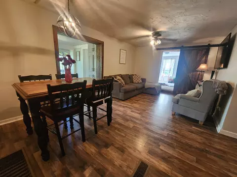 Dining - 5904 Highway 76 E, Springfield, TN 37172 photo 3 of 3