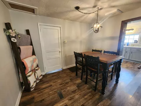 Dining - 5904 Highway 76 E, Springfield, TN 37172 photo 1 of 3