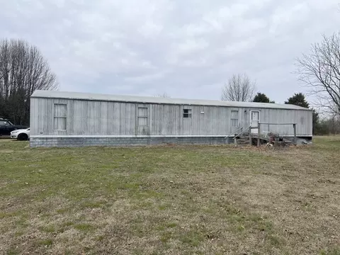 15 Red House Rd, Elora, TN 37328