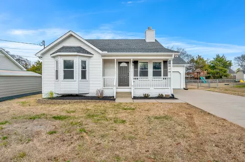 909 Tal Ln, La Vergne, TN 37086