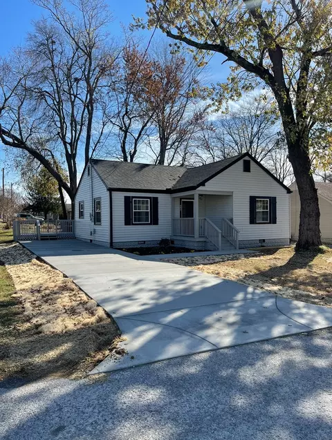 718 Hoover St, Shelbyville, TN 37160