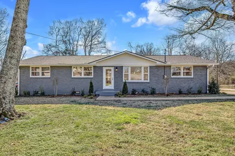 120 Woodyside Dr, Hendersonville, TN 37075