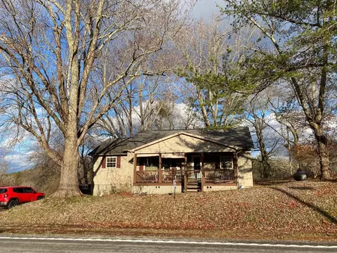 1635 Main St, Palmer, TN 37365