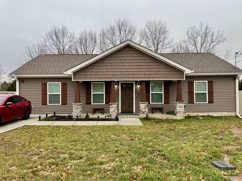 108 E Bomar Ct, Shelbyville, TN 37160