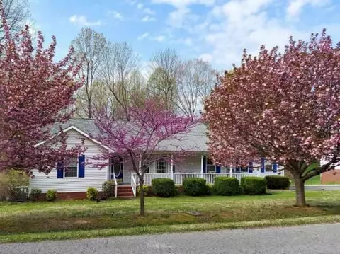 748 Pine Grove Rd, Smithville, TN 37166
