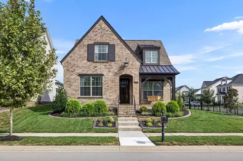 688 Vickery Park Dr, Nolensville, TN 37135