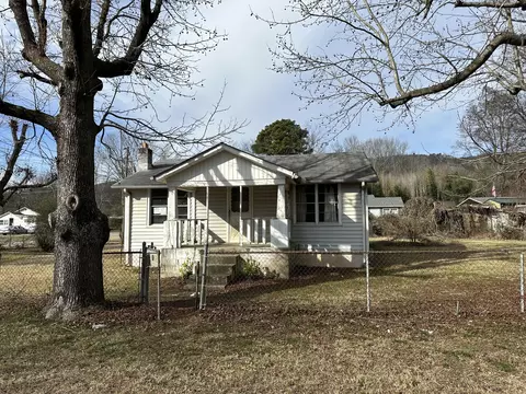 9855 Walnut St, Soddy Daisy, TN 37379
