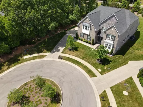 1023 Crossfield Dr, Nolensville, TN 37135