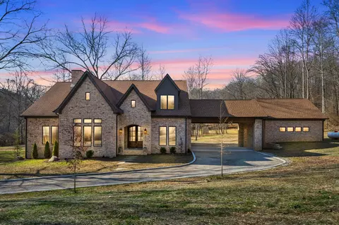 8018 Charlotte Pike, Nashville, TN 37221