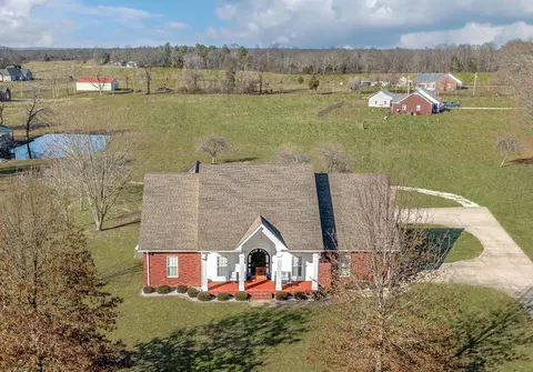 3004 Old Nashville Hwy, Mcewen, TN 37101