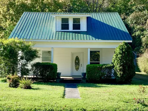 427 Main St E, Red Boiling Springs, TN 37150
