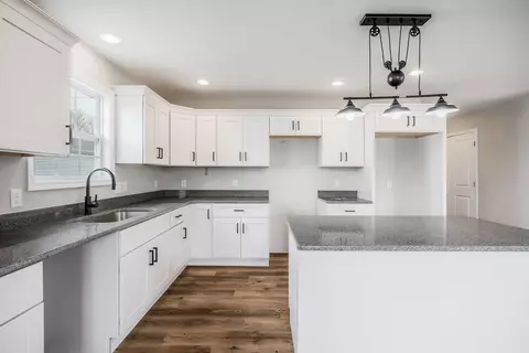 Kitchen - 108 Reece Rd, Baxter, TN 38544 photo 2 of 5