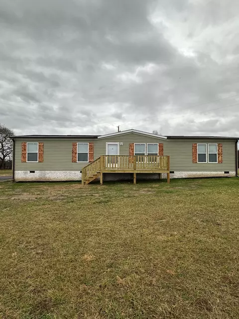 676 Eulia Ln, Westmoreland, TN 37186