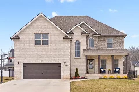 557 Bowden Dr, Clarksville, TN 37043