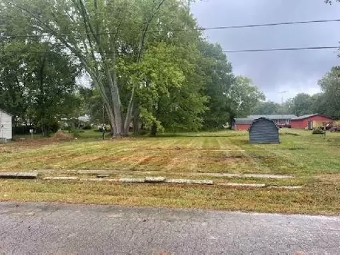 107 Oakwood Dr, Huntland, TN 37345
