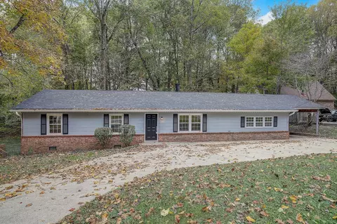 1008 Valley Ln, White House, TN 37188