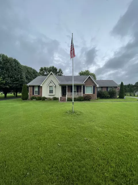 312 Fox Run Ln, Lafayette, TN 37083