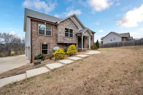 691 Salem Ridge Rd, Clarksville, TN 37040