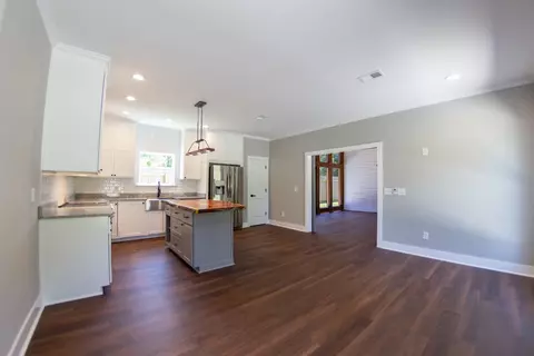 Kitchen - 981 Elm St, Eagleville, TN 37060 photo 2 of 3