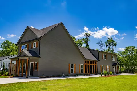 Exterior - 981 Elm St, Eagleville, TN 37060 photo 12 of 16