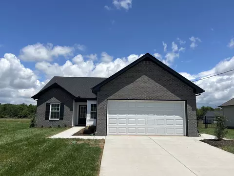 210 Meadowbrook Dr, Shelbyville, TN 37160