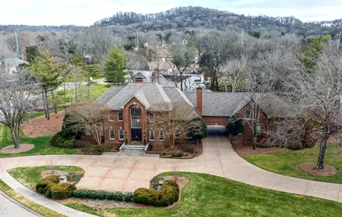 10 Castlewood Ct, Nashville, TN 37215