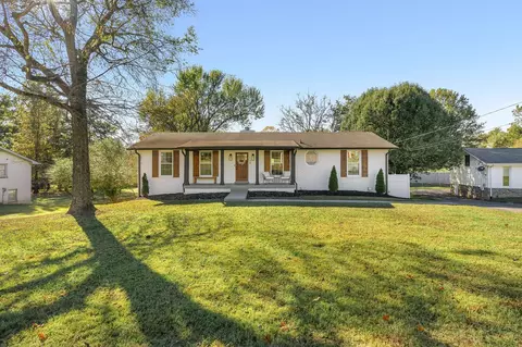 138 East Dr, Hendersonville, TN 37075
