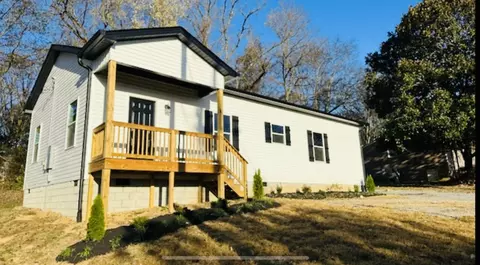 903 Turner Dr, Hartsville, TN 37074
