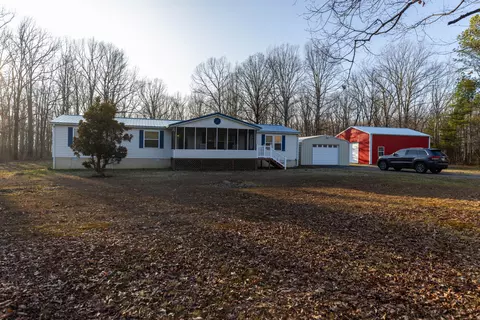 554 Garrison Rd, Hohenwald, TN 38462