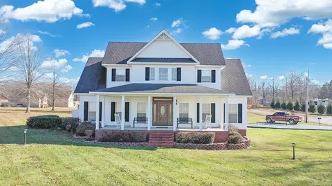 706 Blue Creek Rd, Tullahoma, TN 37388