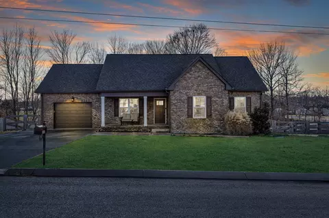 1082 Southern Rail Dr, Goodlettsville, TN 37072