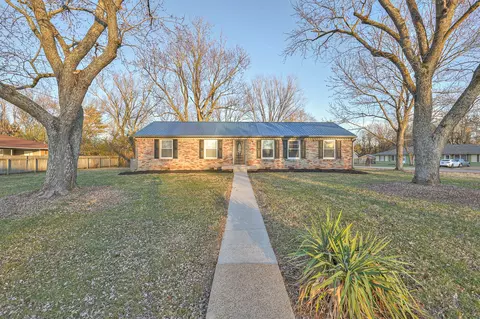 1615 Minerva Dr, Murfreesboro, TN 37130