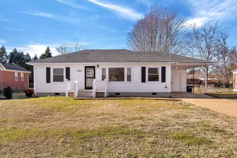 403 Locust St N, Mount Pleasant, TN 38474