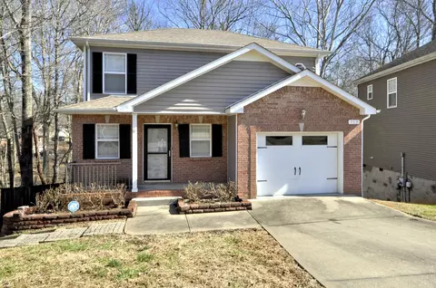 303 David Dr, Clarksville, TN 37040