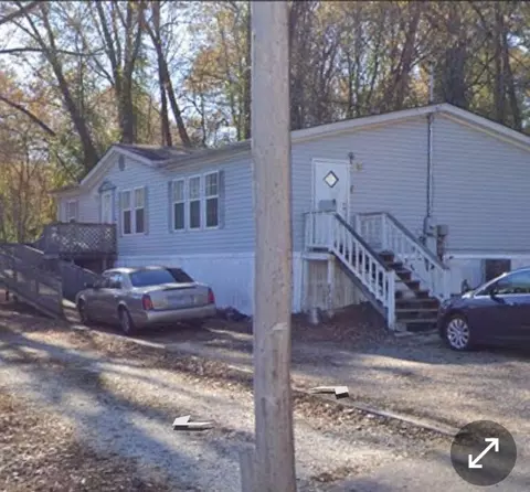 707 W Blythe St, Paris, TN 38242