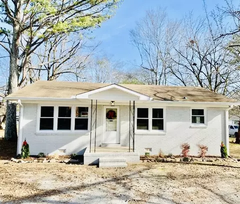 727 Maplewood Ave, Tullahoma, TN 37388