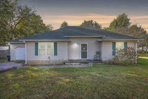 207 Royal Garden Dr, Murfreesboro, TN 37130