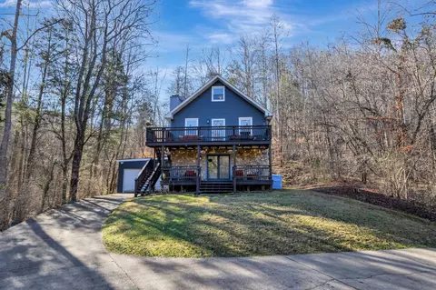 1075 Green Valley Dr, Ashland City, TN 37015