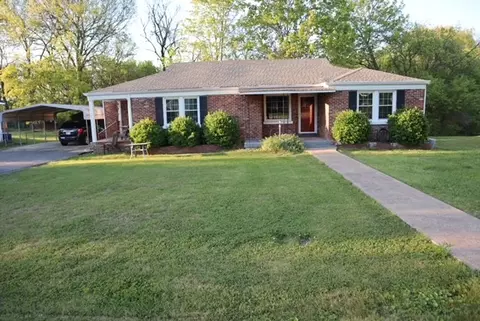 110 Greenwood Acres Dr, Columbia, TN 38401